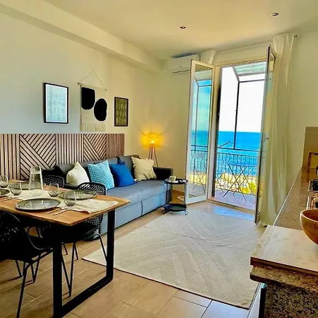 La Riva - Seashore Apartment